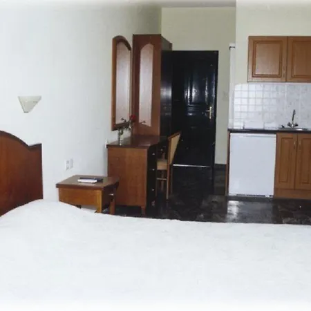 Antilia * Tavronitis